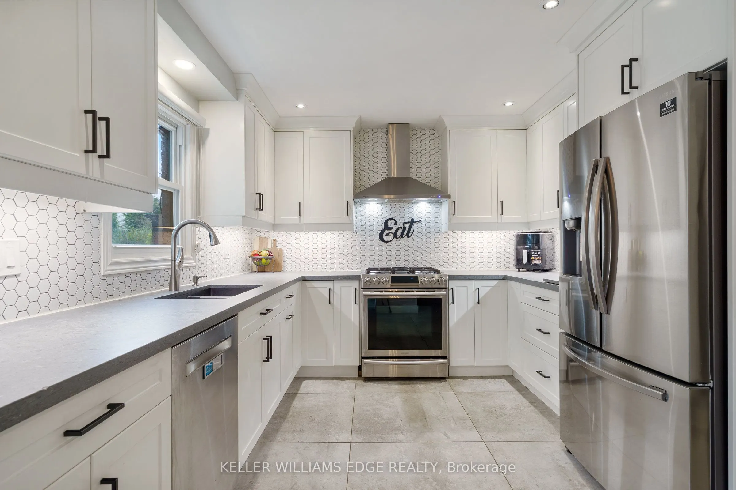3214 Tania Crescent