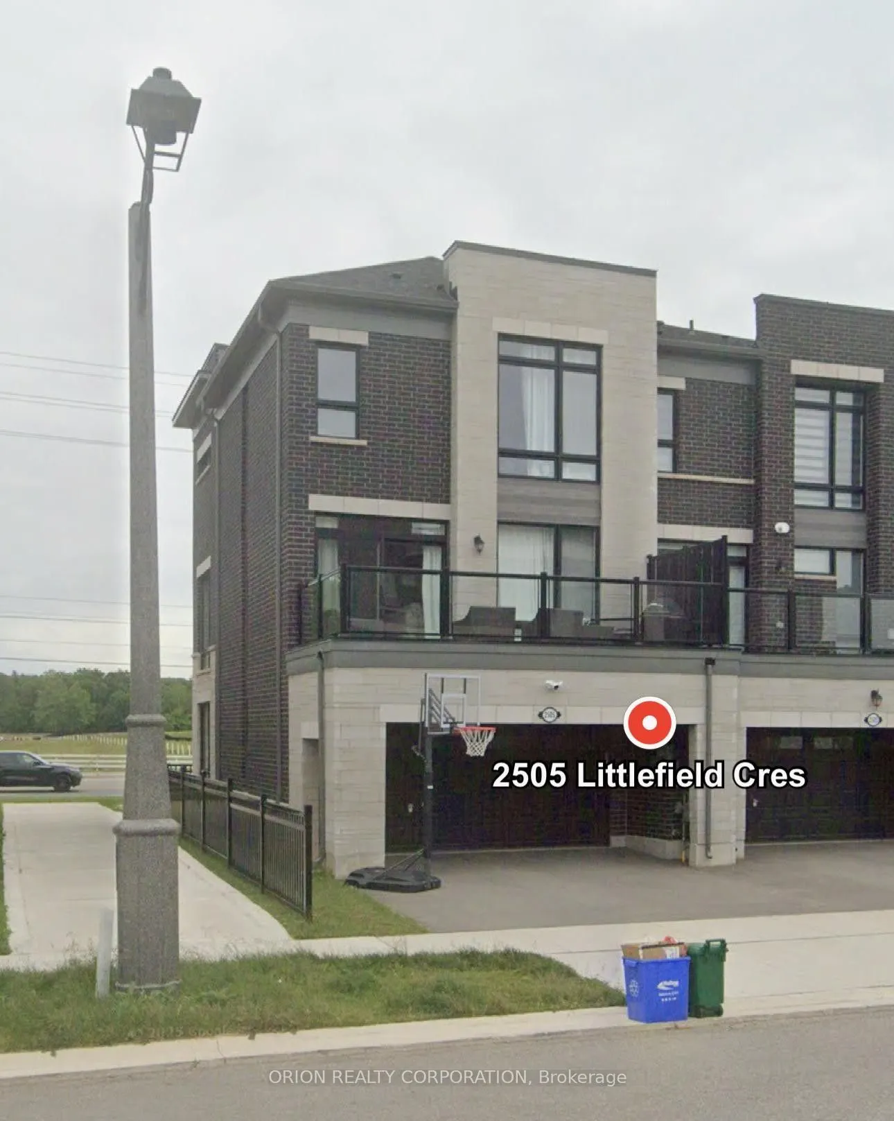 2505 Littlefield Crescent