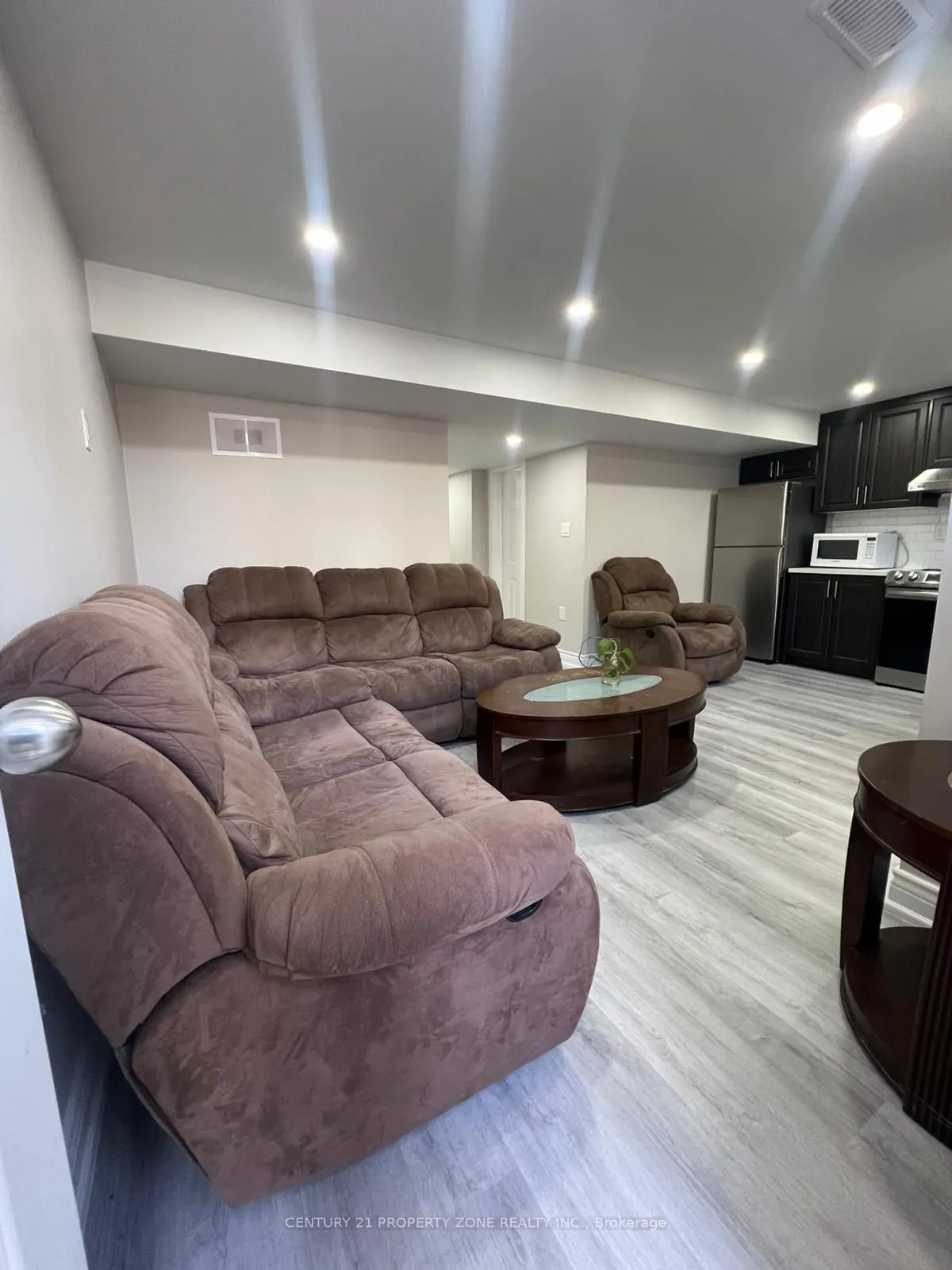 80 QUILLBERRY Close