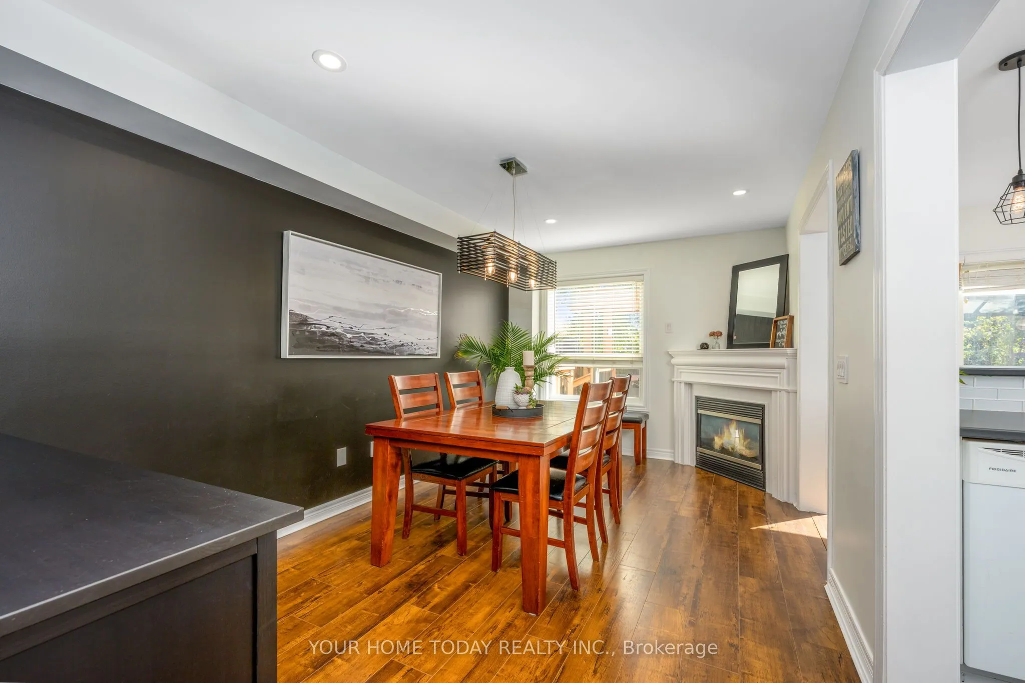 91 Mowat Crescent