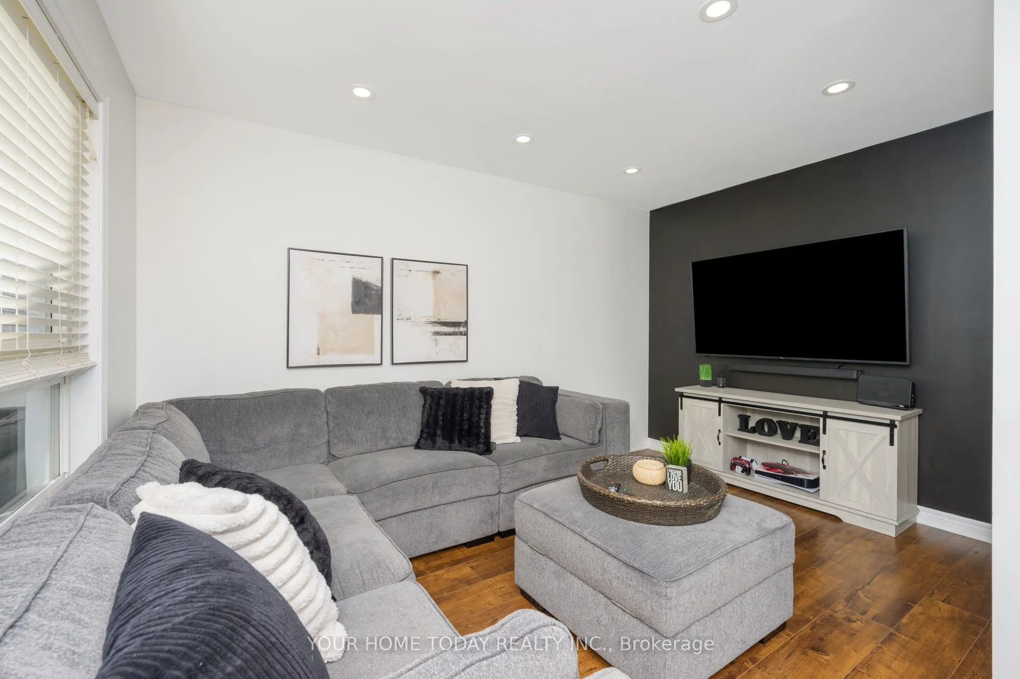 91 Mowat Crescent