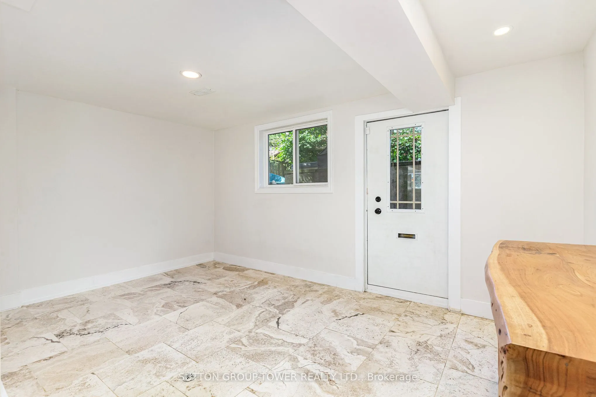 1037 Leilani Drive