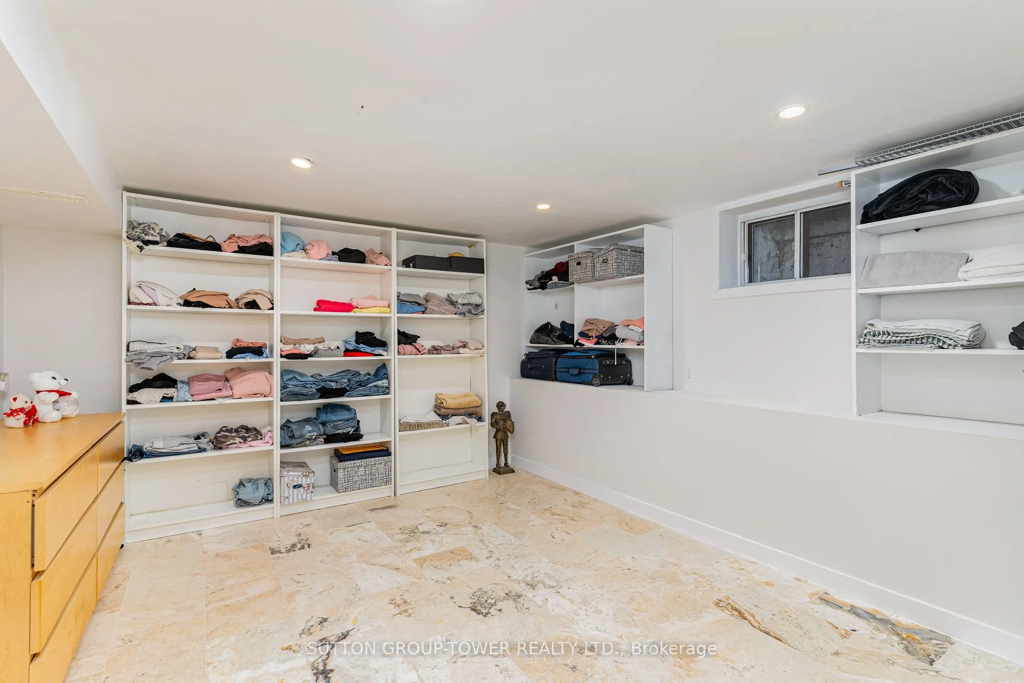 1037 Leilani Drive