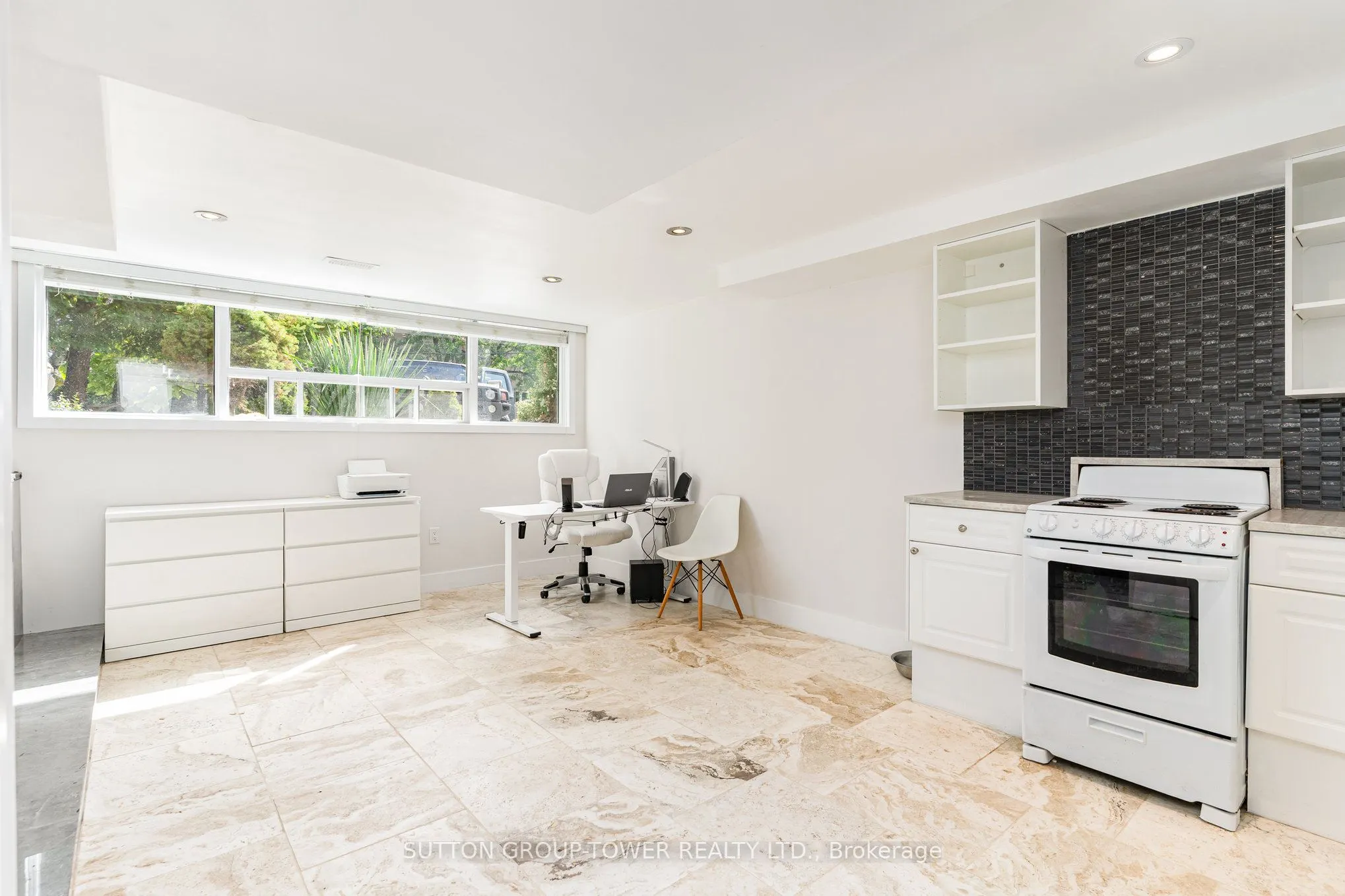 1037 Leilani Drive