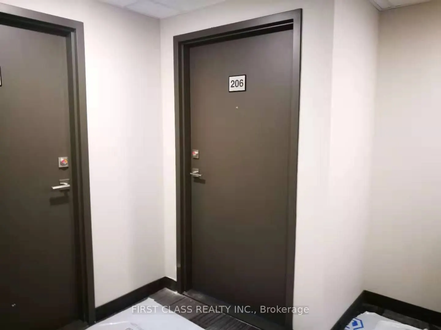 716 Main Street E, #206