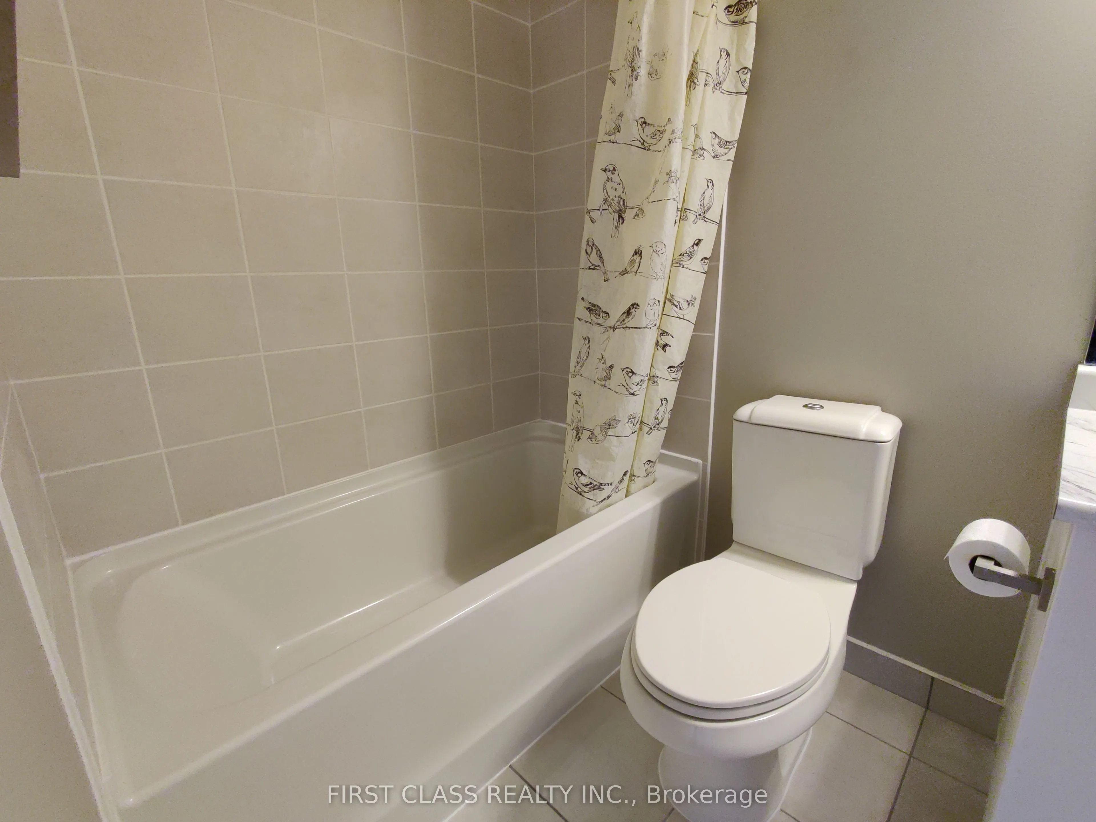 716 Main Street E, #206