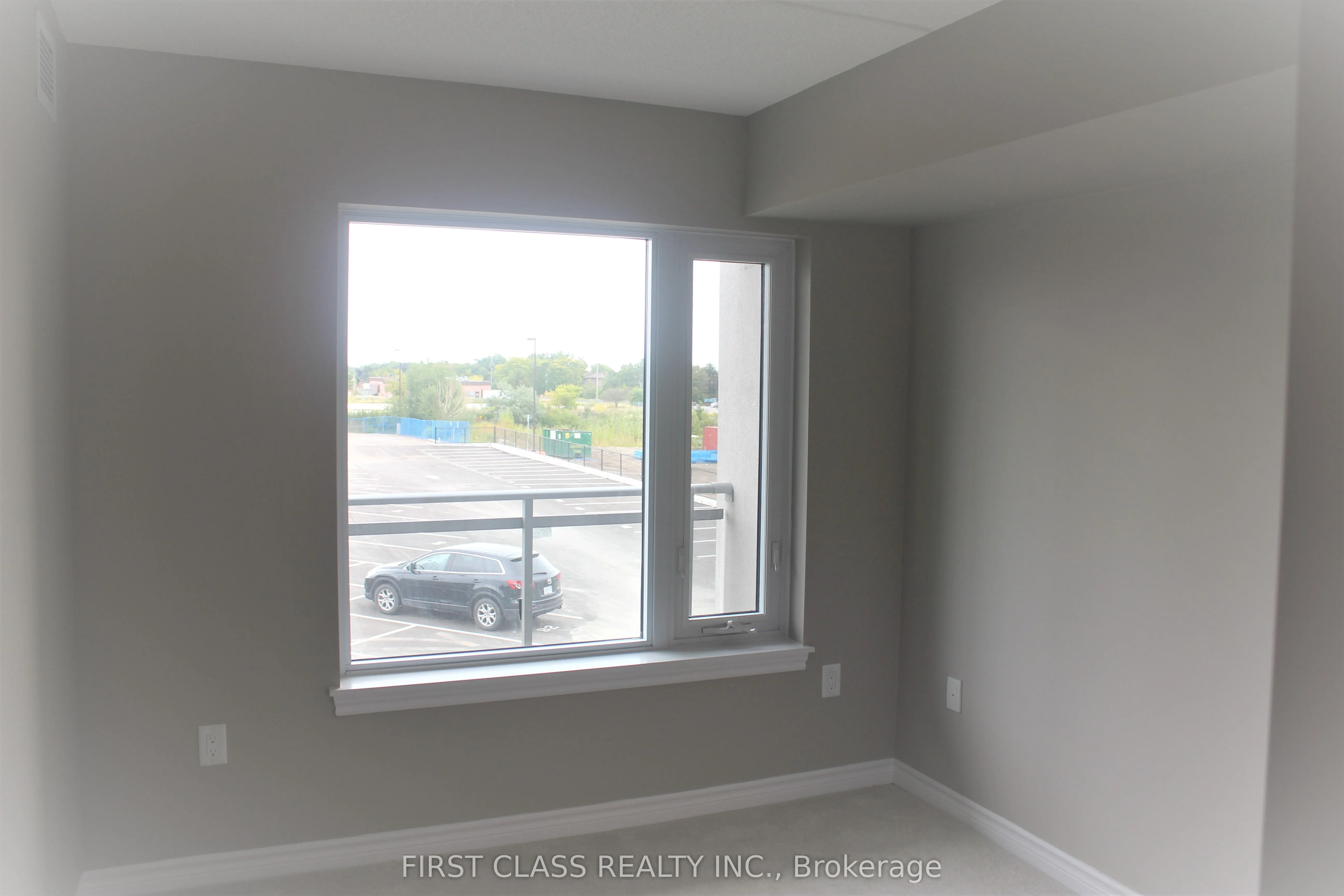 716 Main Street E, #206
