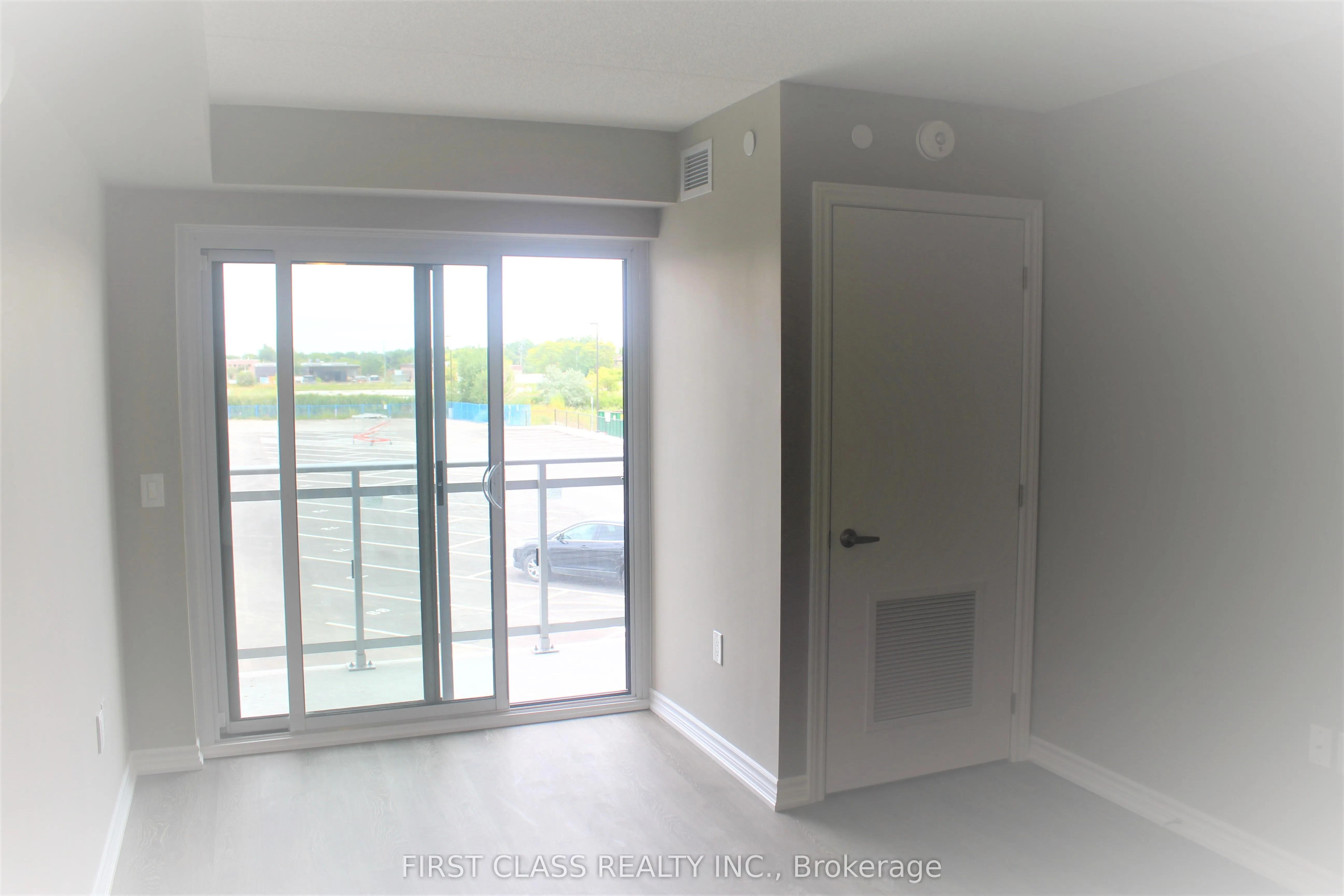 716 Main Street E, #206