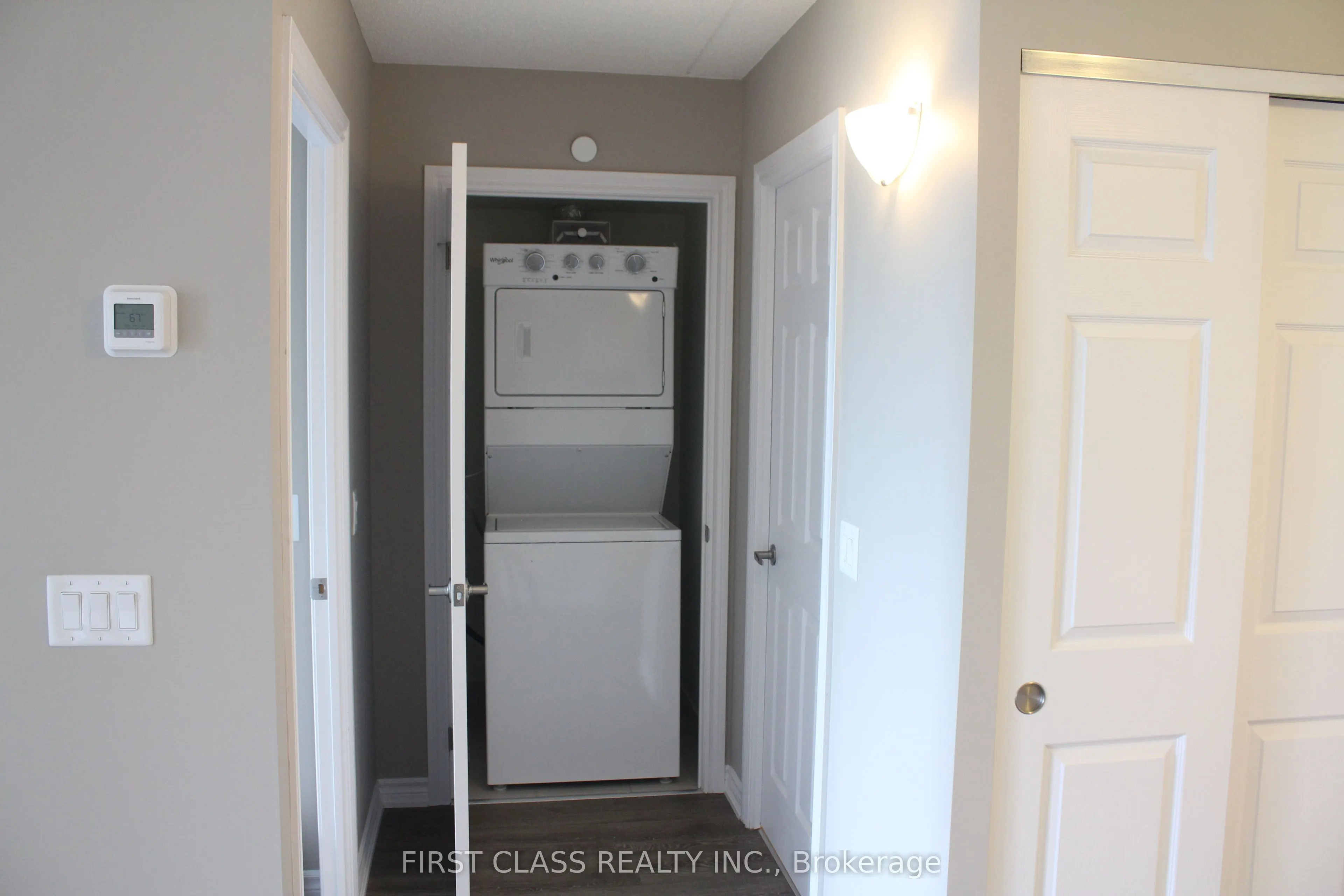 716 Main Street E, #206