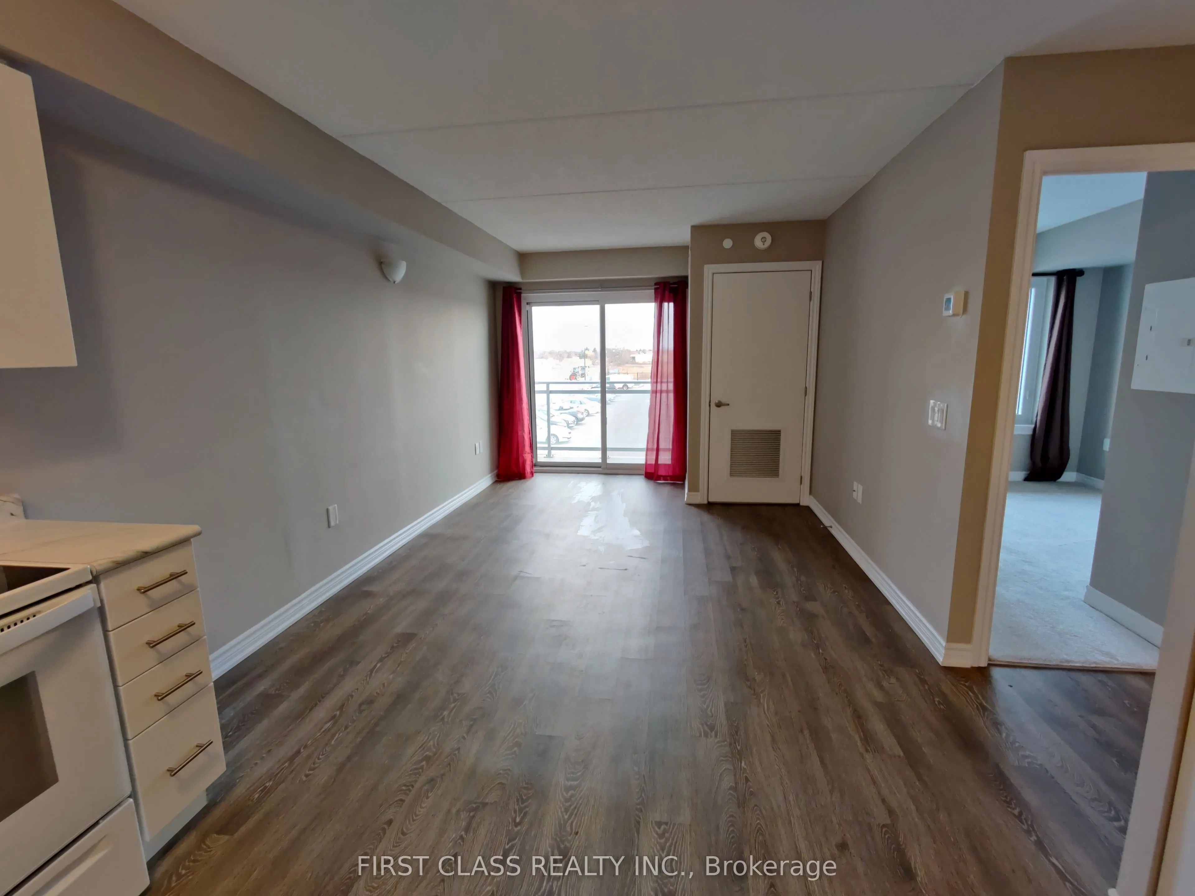 716 Main Street E, #206