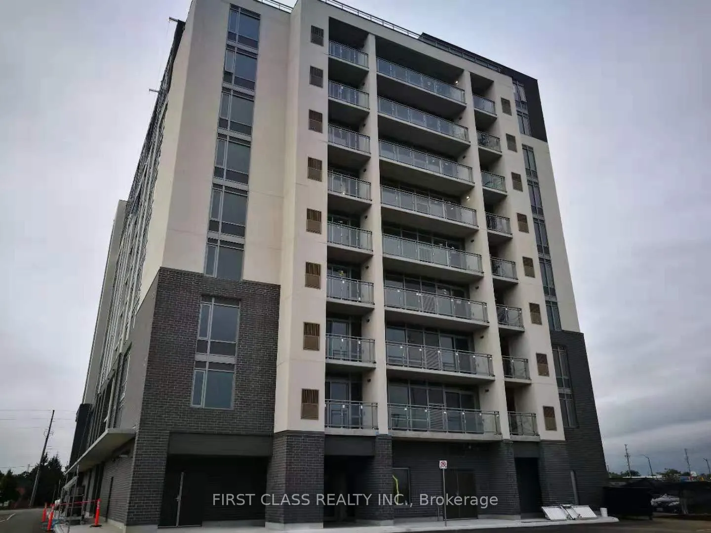 716 Main Street E, #206