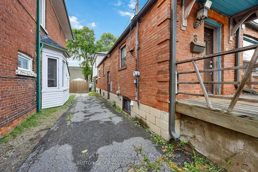 8 Cobalt Street