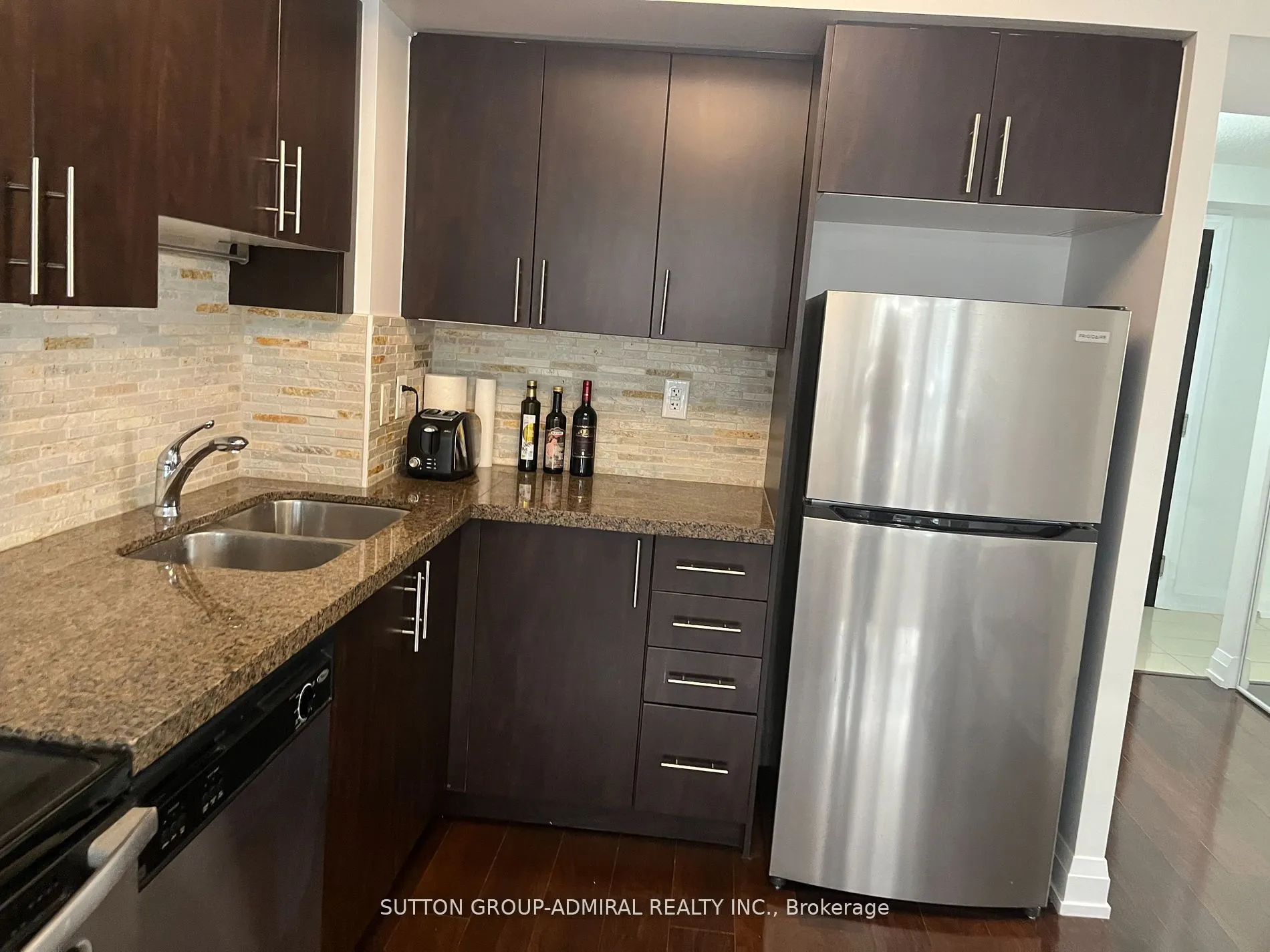 55 De Boers Drive, #712