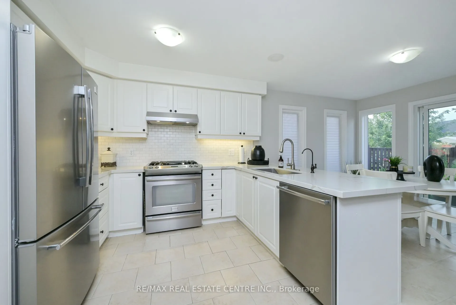 96 Lauchlin Crescent