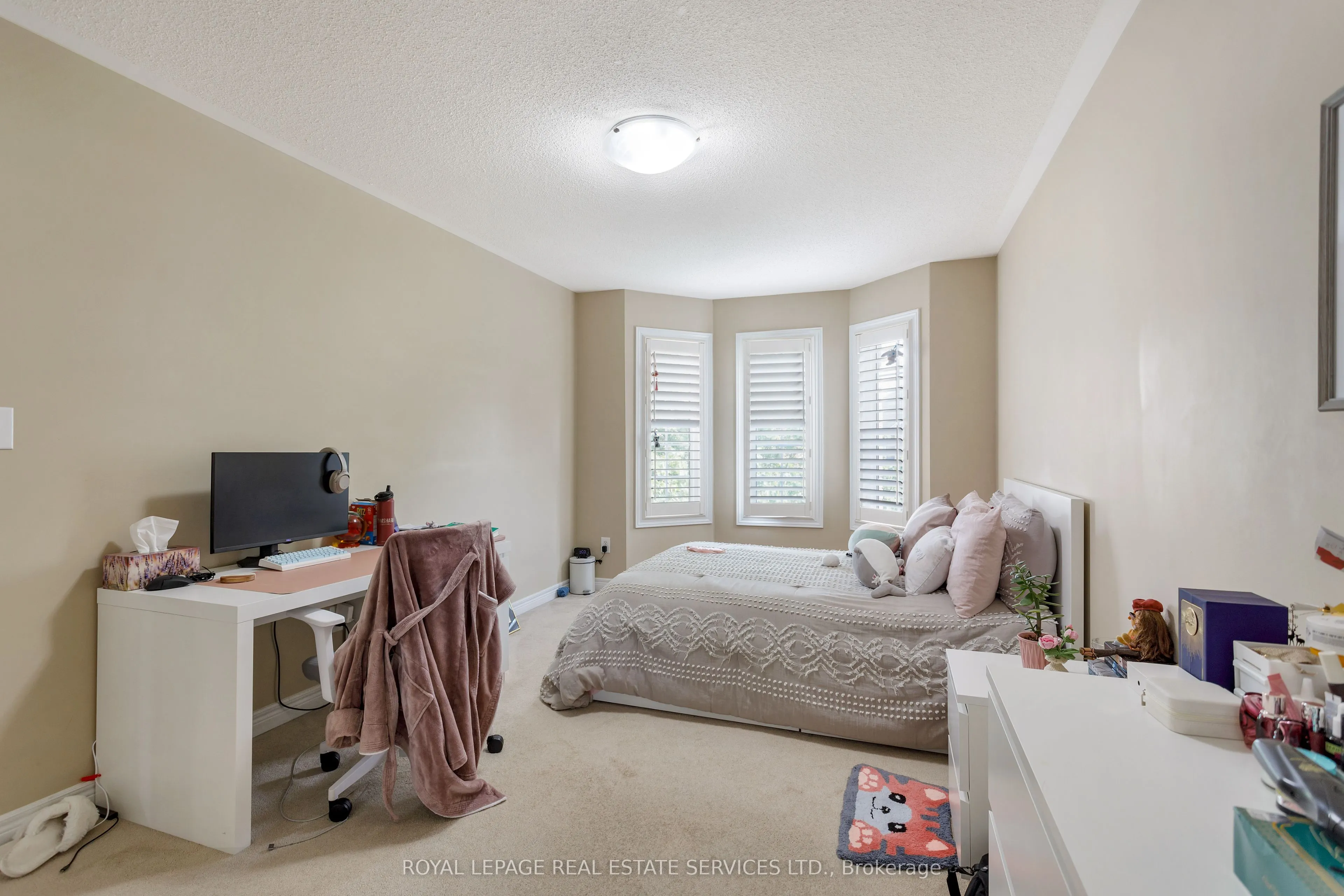 3137 Countess Crescent
