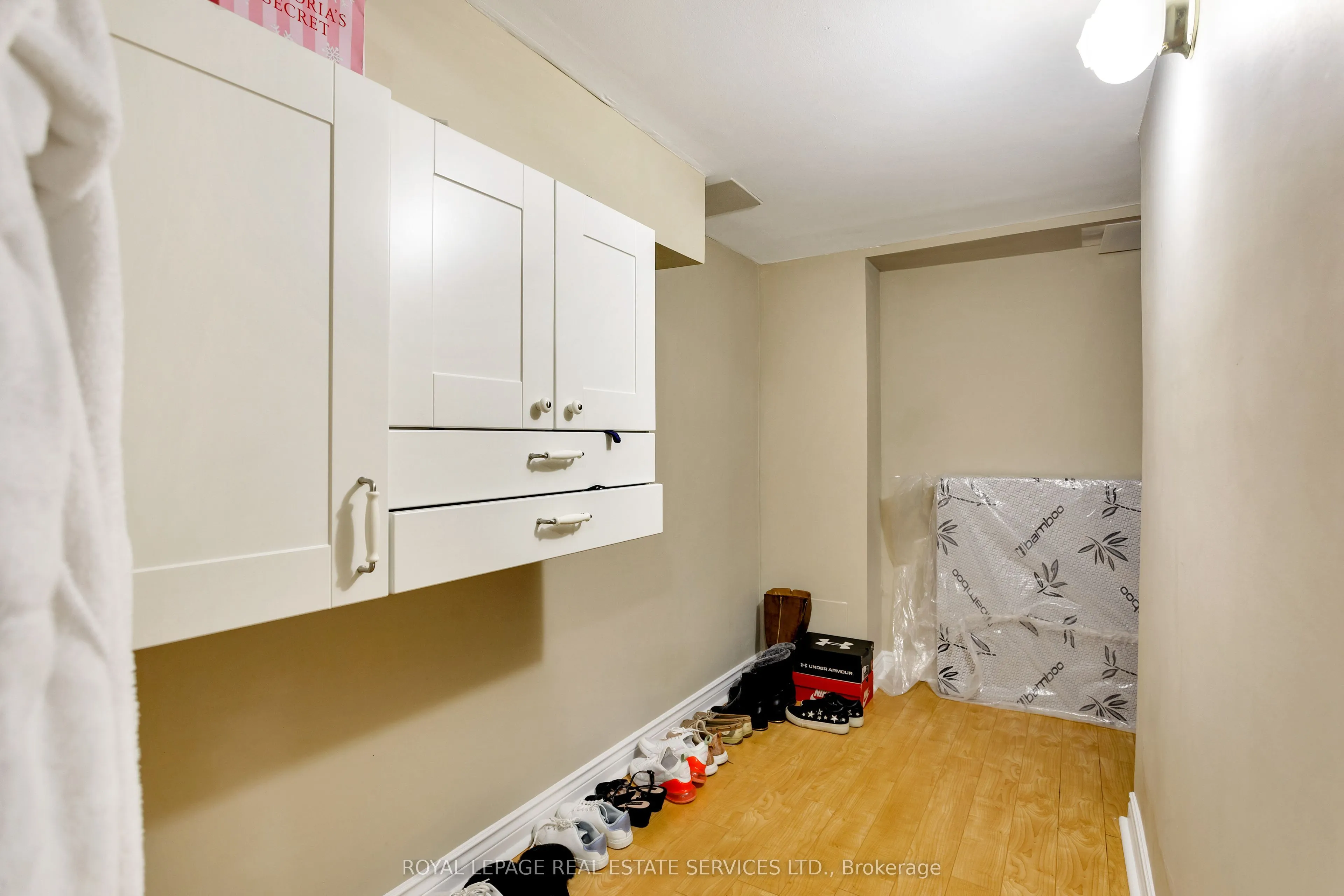 3137 Countess Crescent
