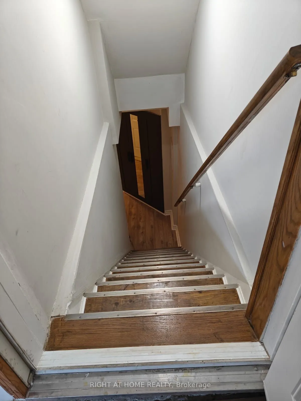 995 Reimer Common, #Basment