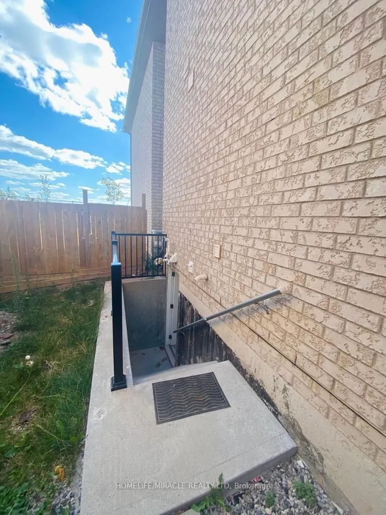 766 Miltonbrook Crescent, #Basement