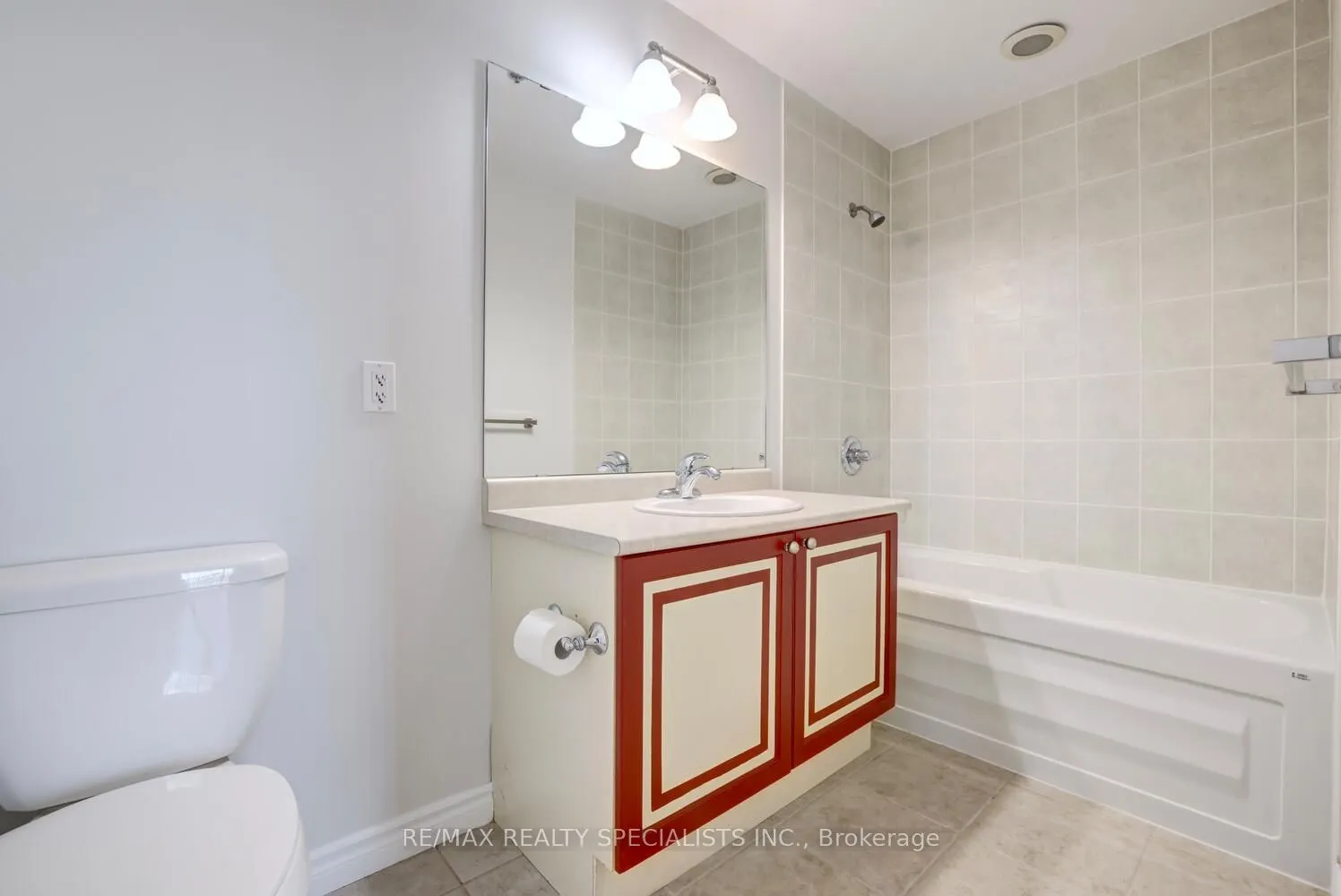 810 Scollard Court, #404