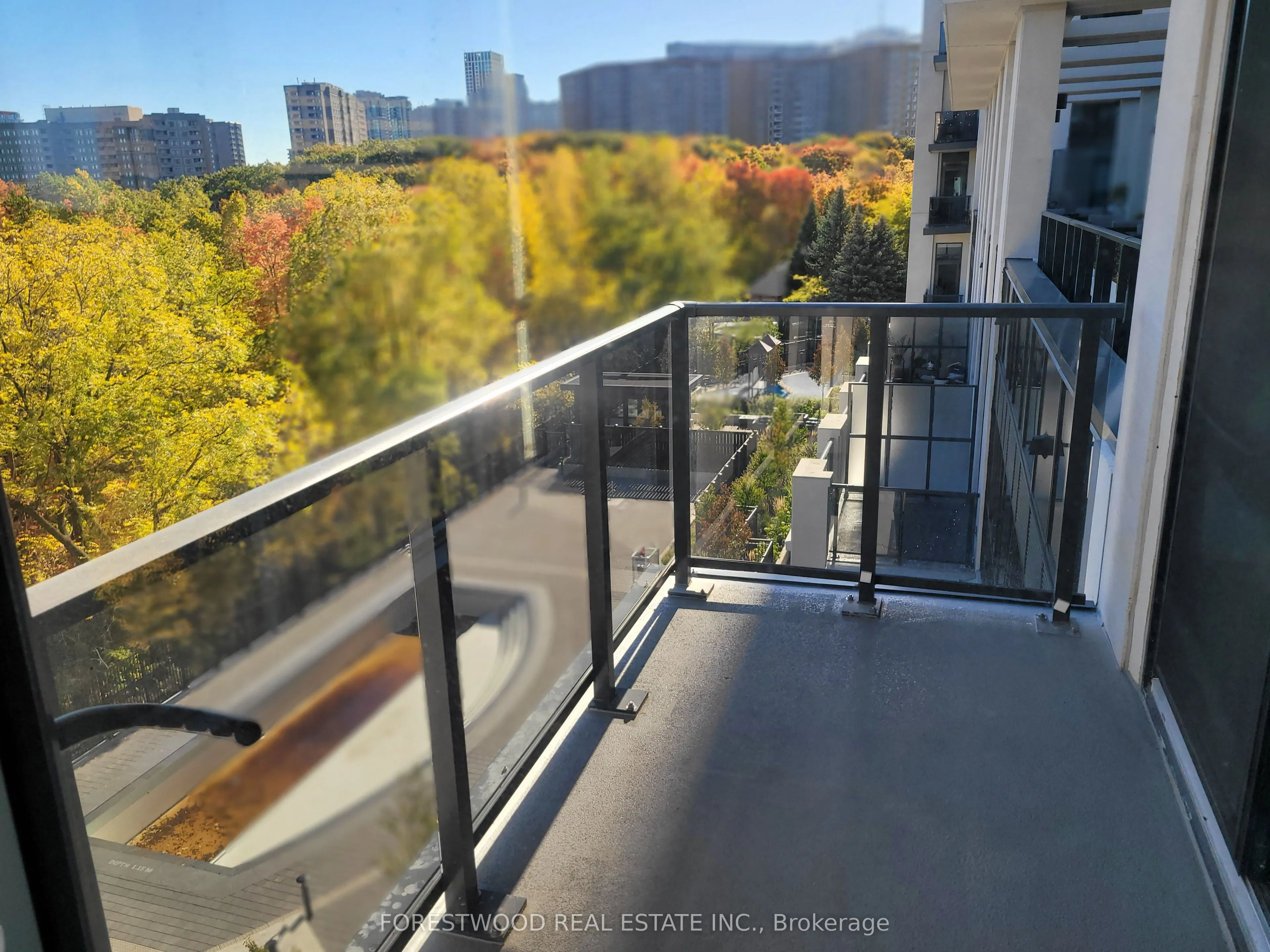 204 Burnhamthorpe Road E, #402