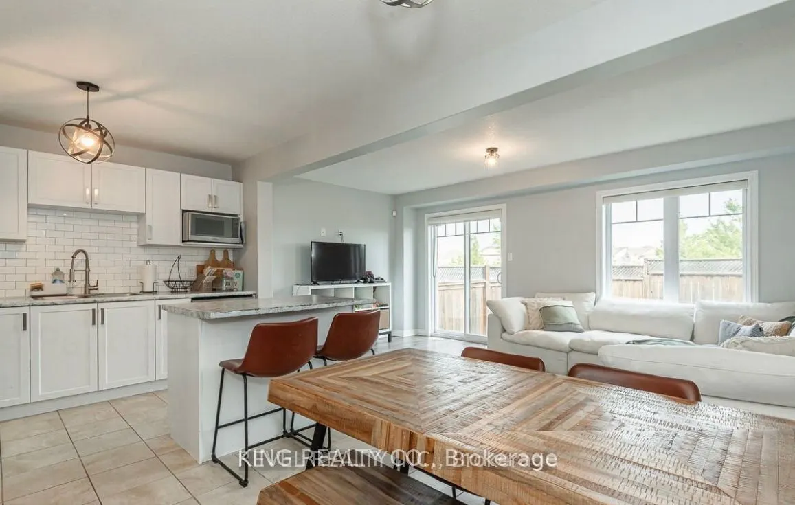 124 Parkinson Crescent, #2