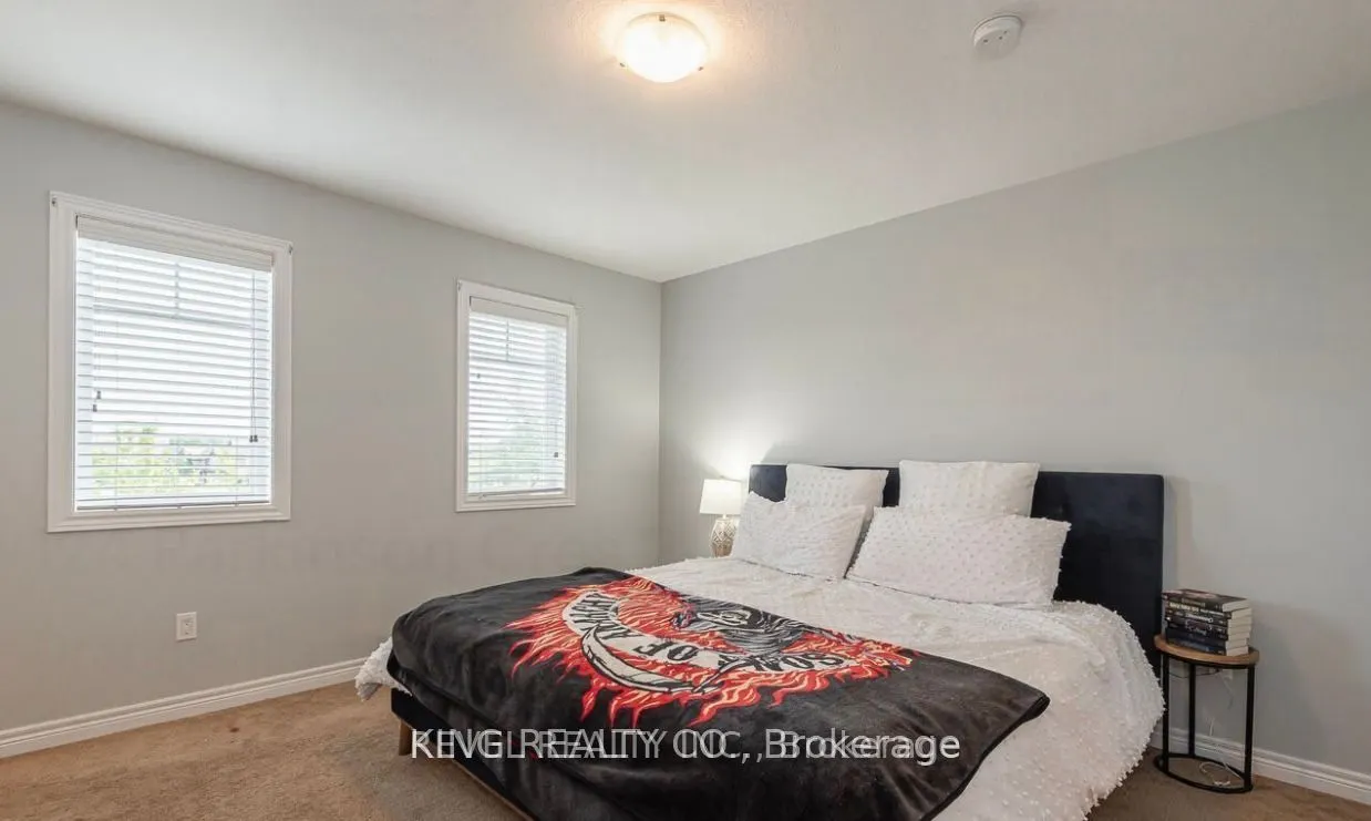 124 Parkinson Crescent, #2