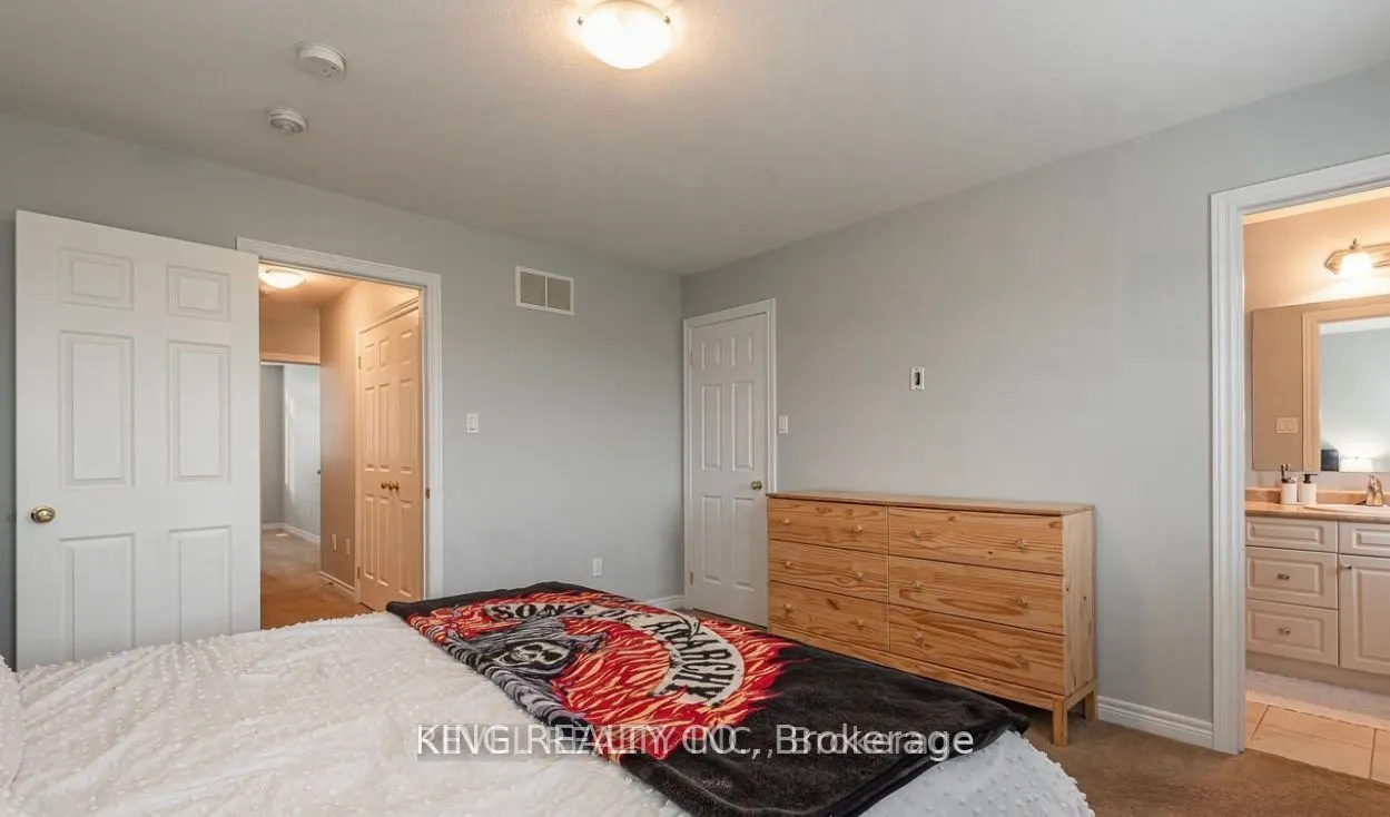 124 Parkinson Crescent, #2
