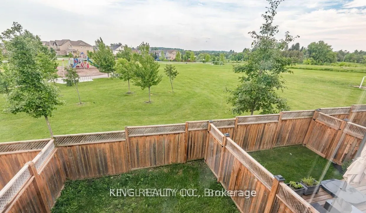124 Parkinson Crescent, #2