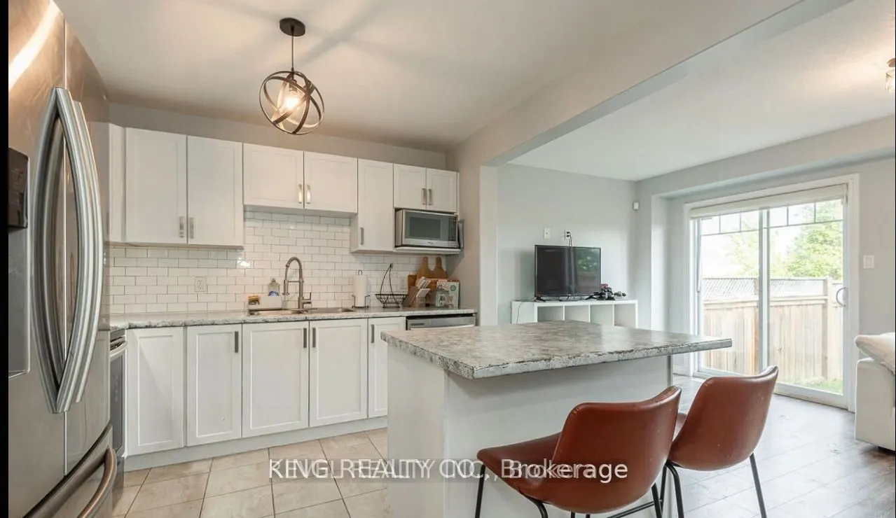 124 Parkinson Crescent, #2