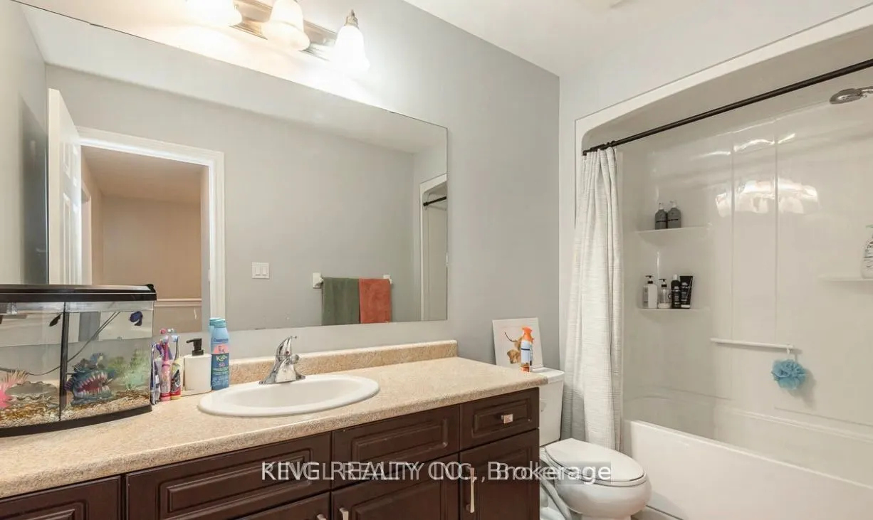 124 Parkinson Crescent, #2