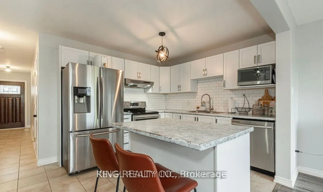 124 Parkinson Crescent, #2
