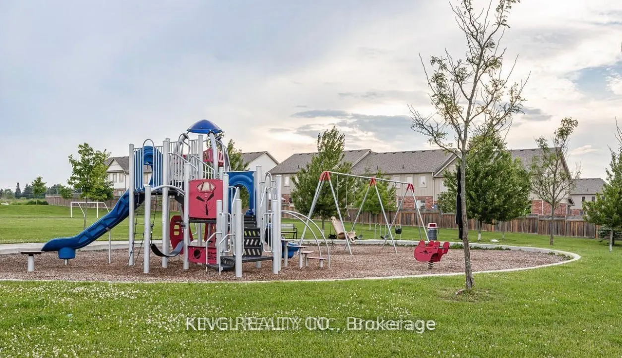 124 Parkinson Crescent, #2