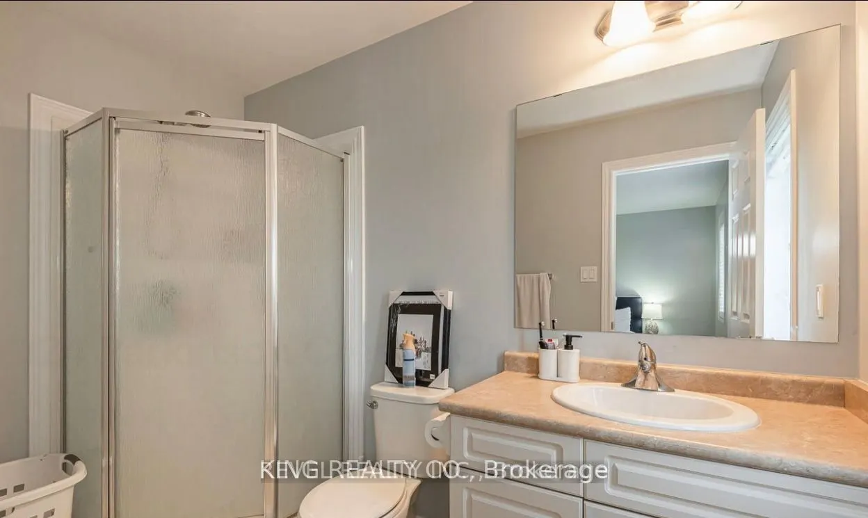 124 Parkinson Crescent, #2
