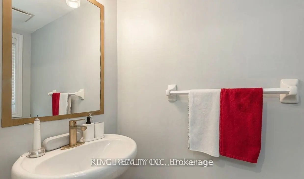 124 Parkinson Crescent, #2