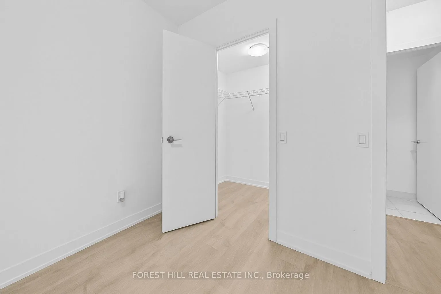 251 Manitoba Street, #403