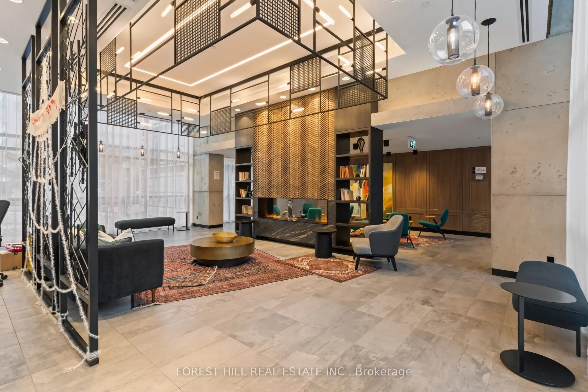 251 Manitoba Street, #403