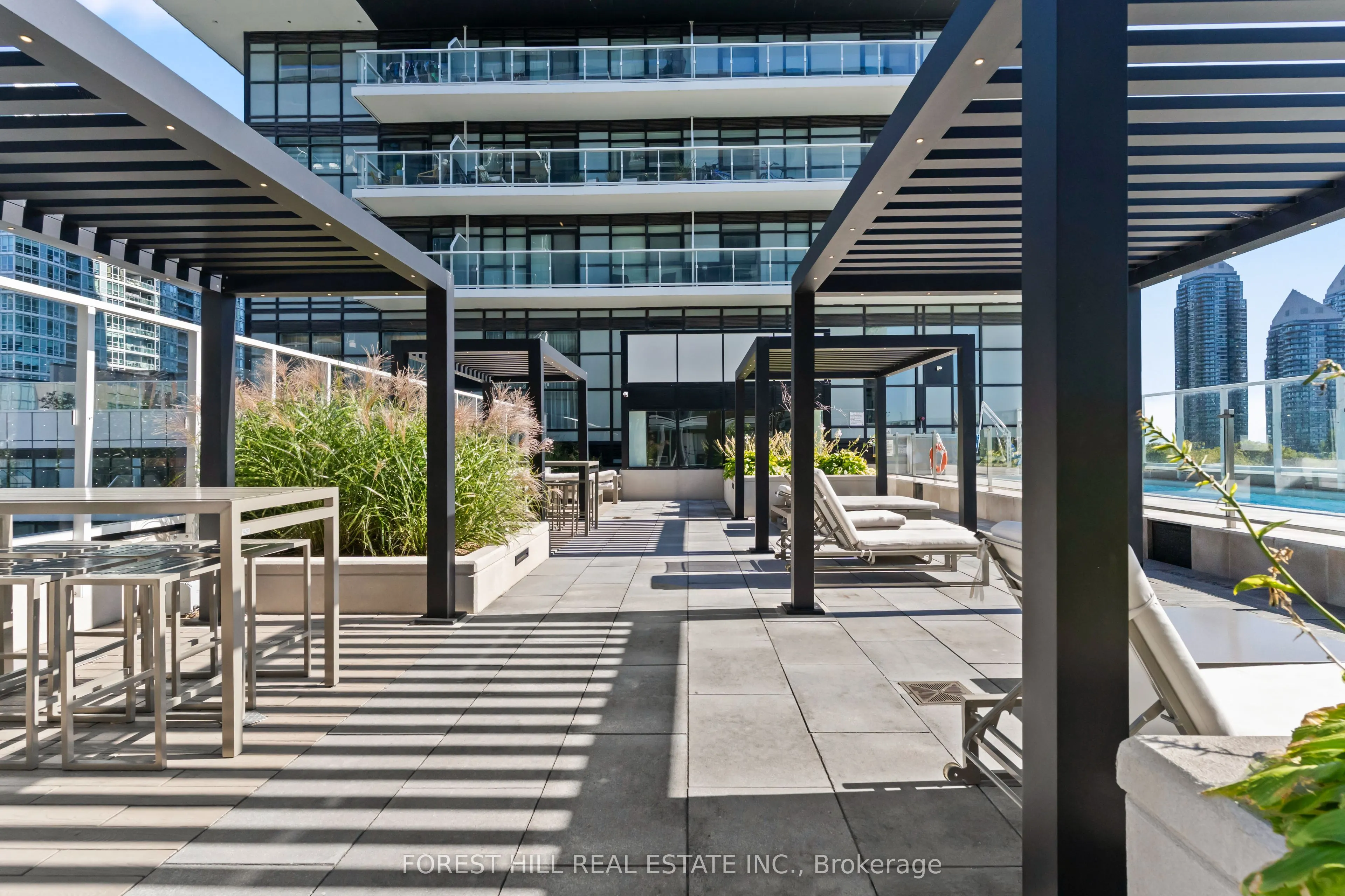 251 Manitoba Street, #403