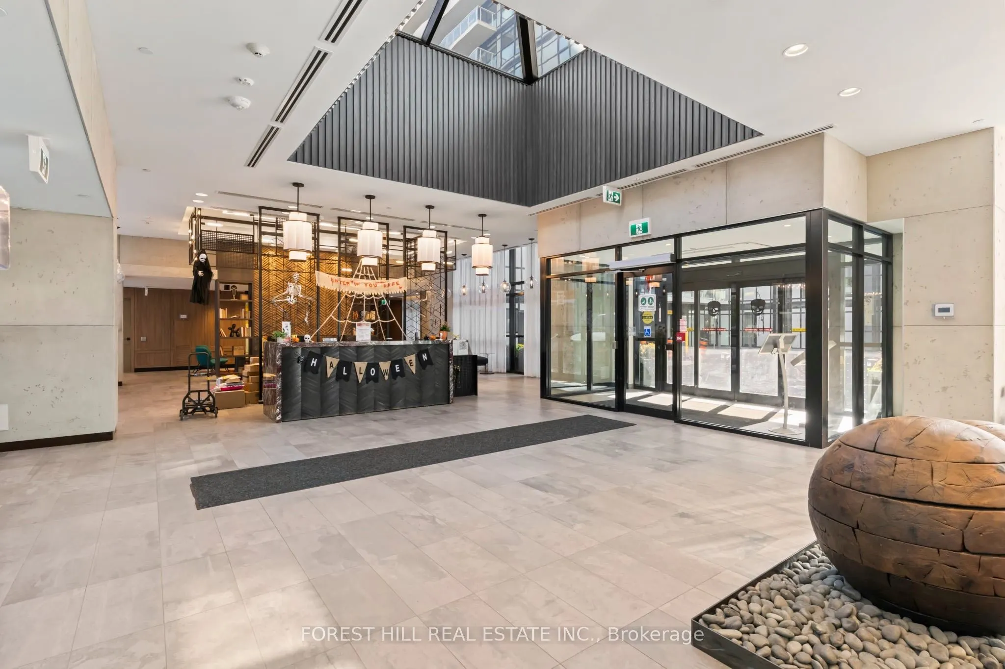 251 Manitoba Street, #403