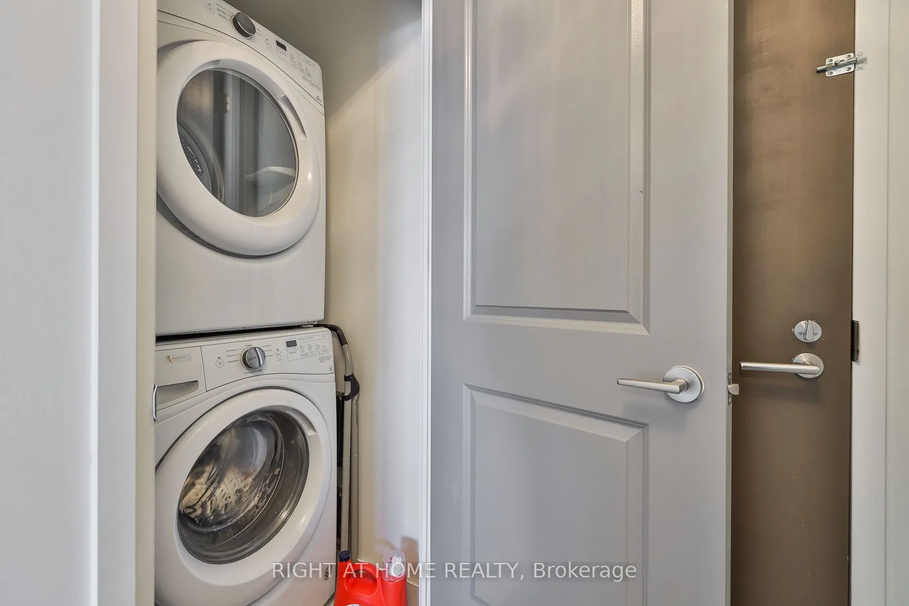 15 Zorra Street, #1702