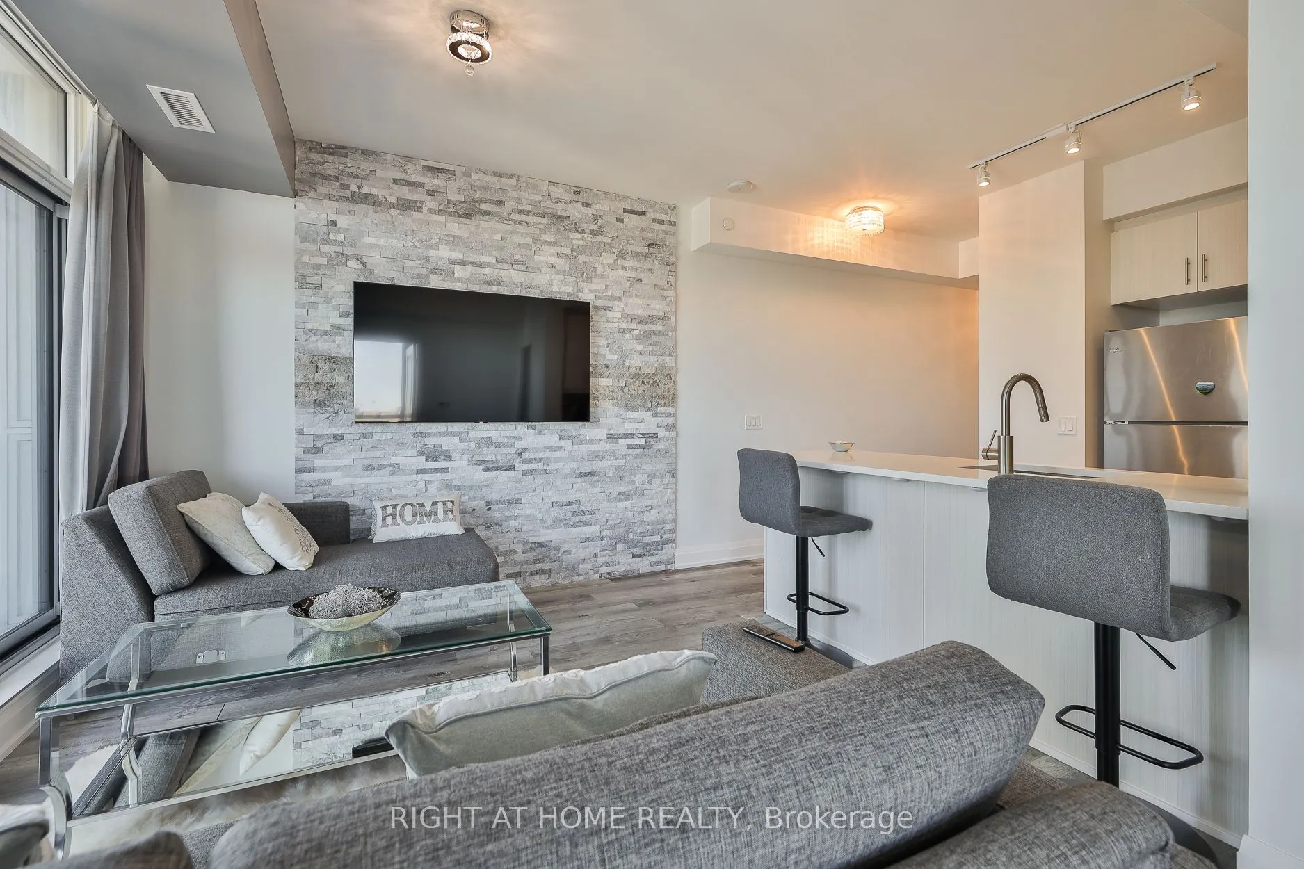 15 Zorra Street, #1702