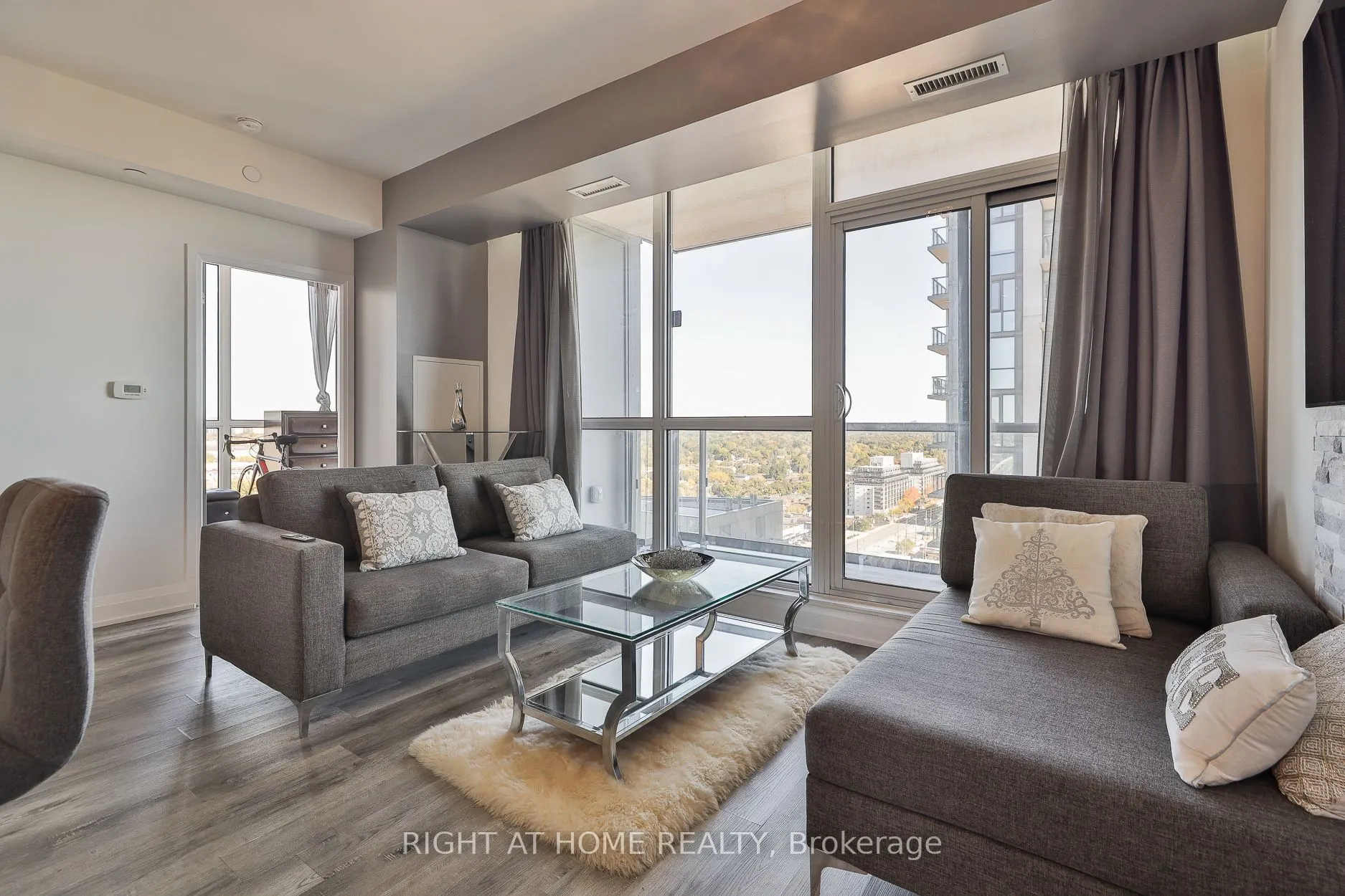 15 Zorra Street, #1702