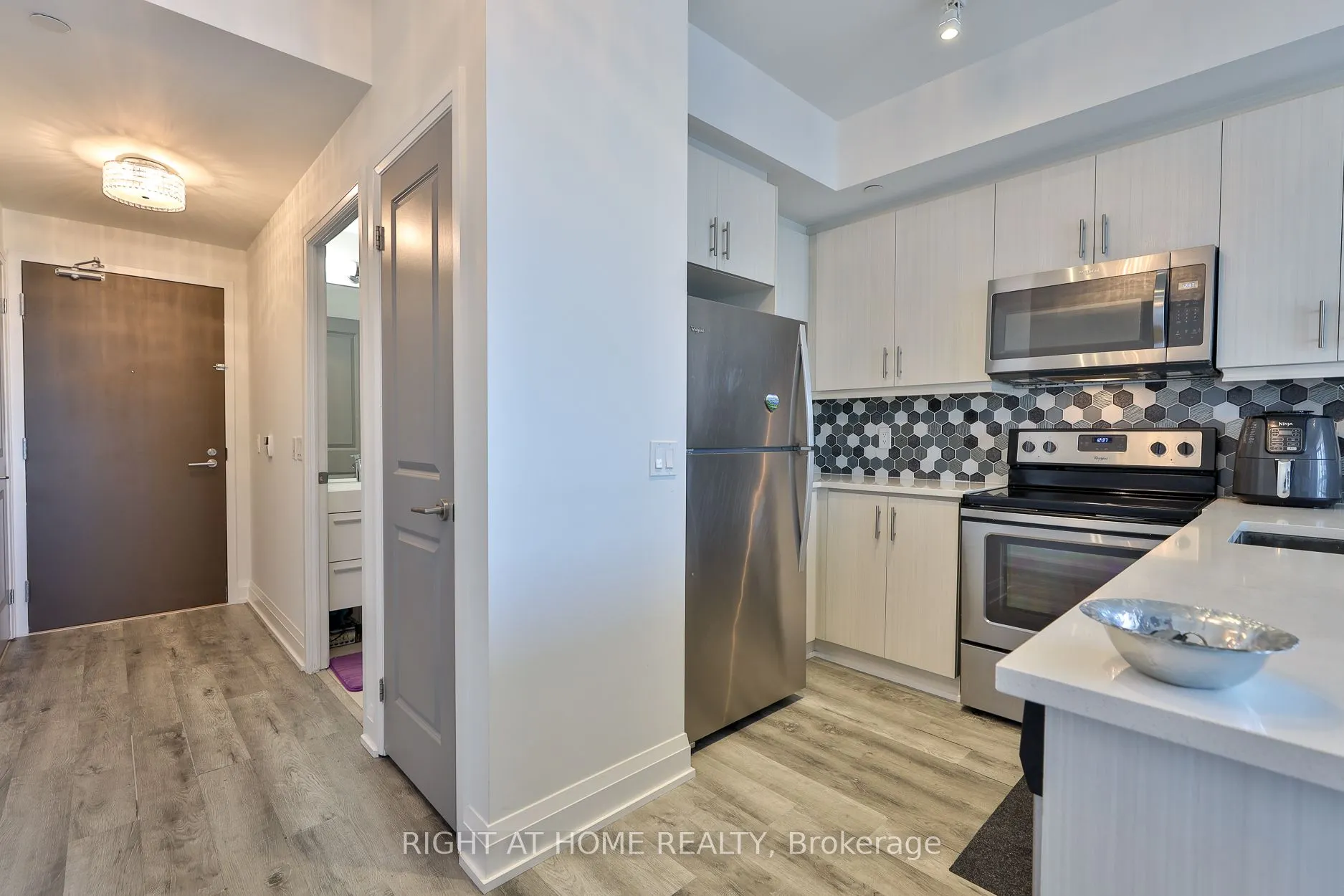 15 Zorra Street, #1702