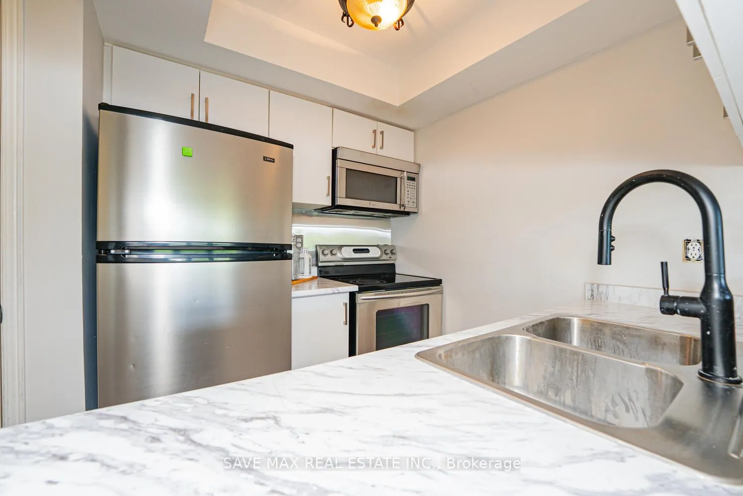 103 Bristol Road E, #212