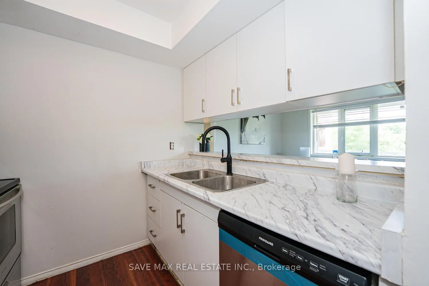 103 Bristol Road E, #212