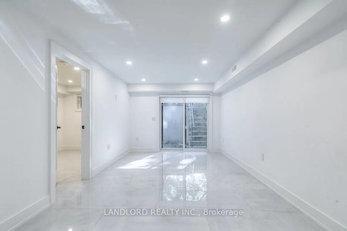 37 Boustead Avenue, #4