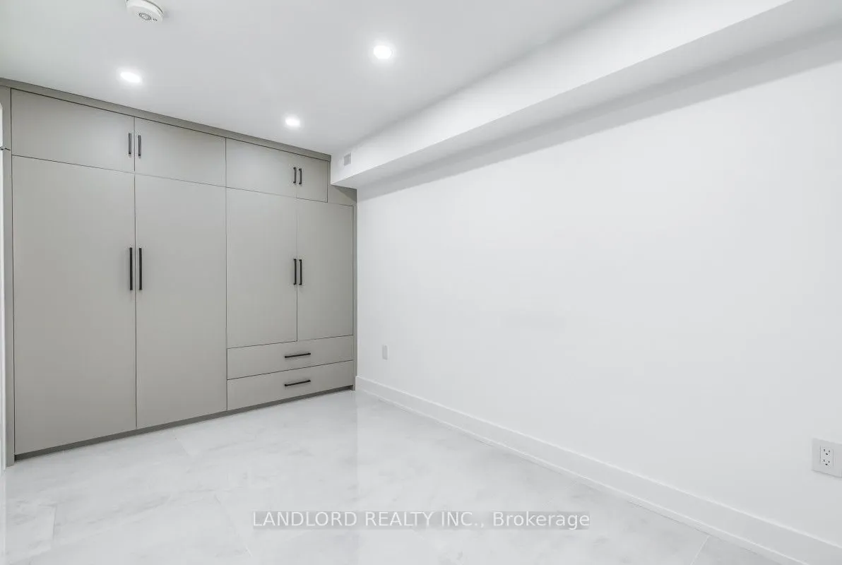 37 Boustead Avenue, #4