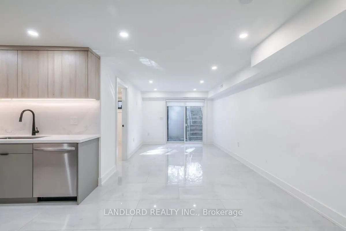 37 Boustead Avenue, #4