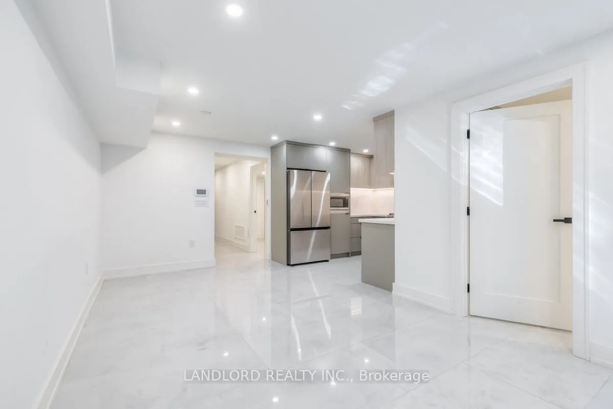 37 Boustead Avenue, #4