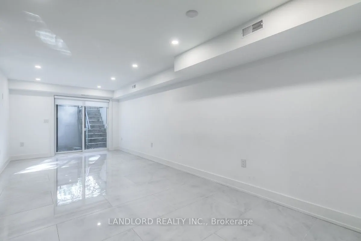 37 Boustead Avenue, #4