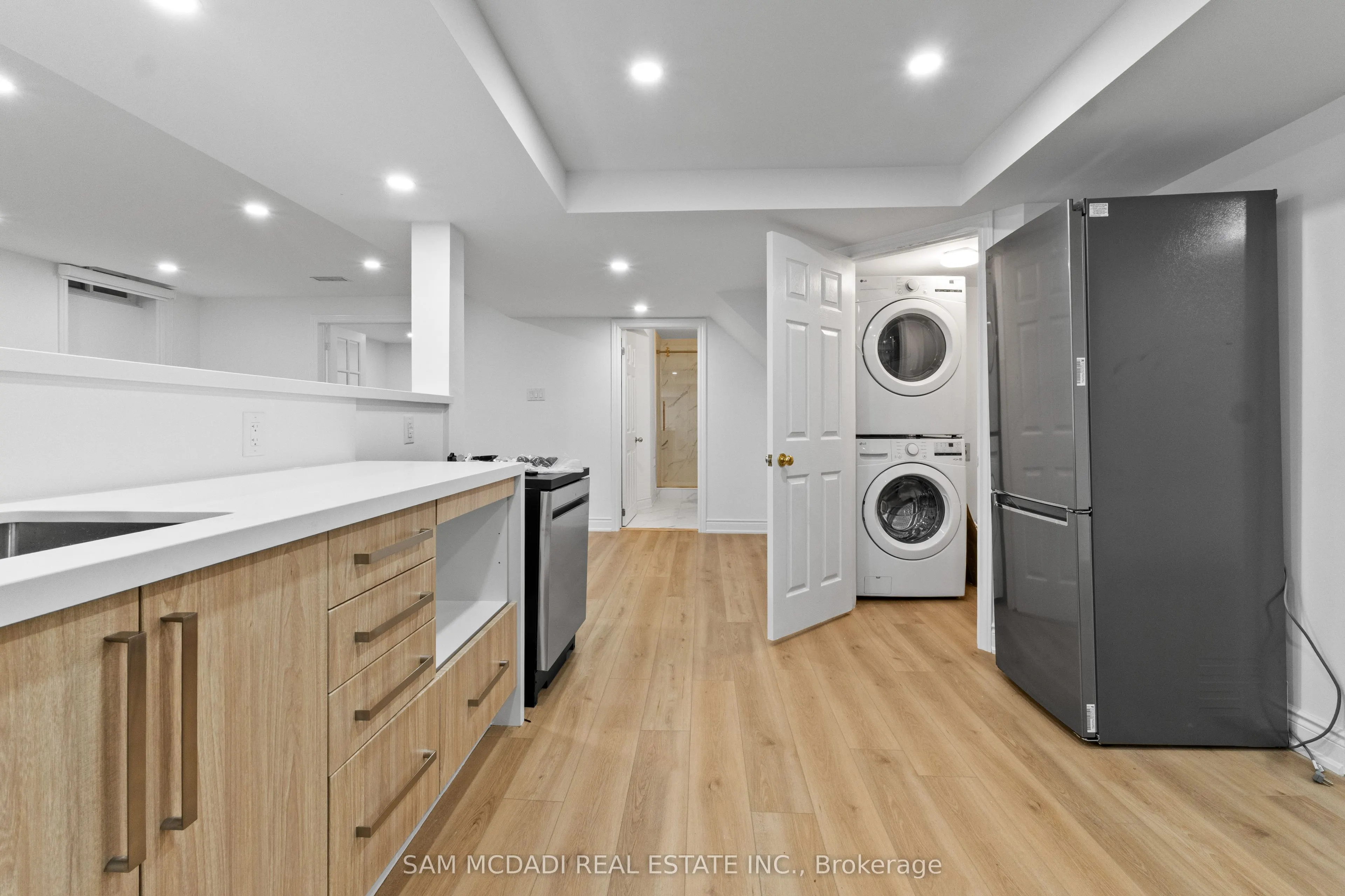 5436 Edencroft Crescent, #Lower